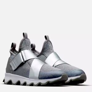 SOREL KINETIC SNEAKER SILVER 9